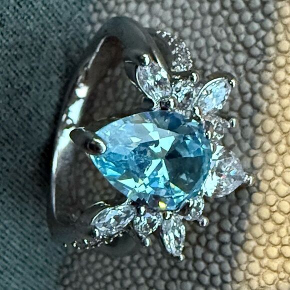 Ring Bomb Party Blue Teardrop CZ Ring Size 6 Glam Statement Sparkle - Picture 8 of 17